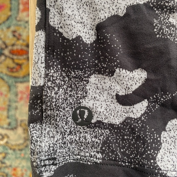 Lululemon All Yours T-Shirt (Heritage Speckle Camo Jacquard Black Rhino Grey) - Picture 3 of 9